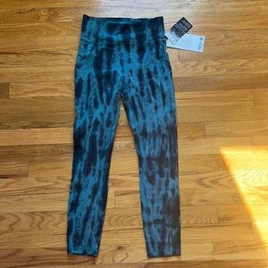 lululemon invigorate leggings size 4 to dye for